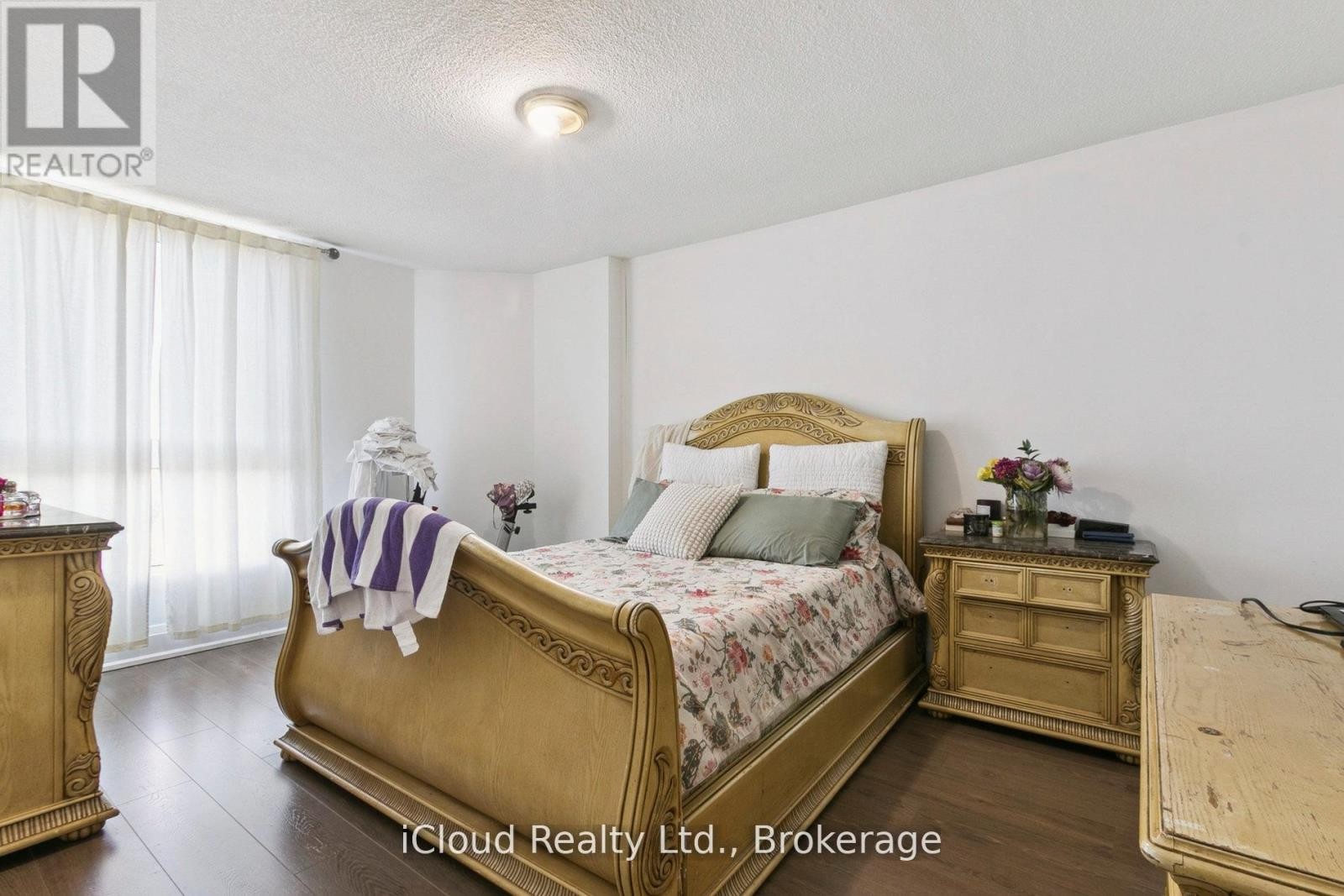 












1108 - 238 ALBION ROAD

,
Toronto (Elms-Old Rexdale),




Ontario
M9W6A7

