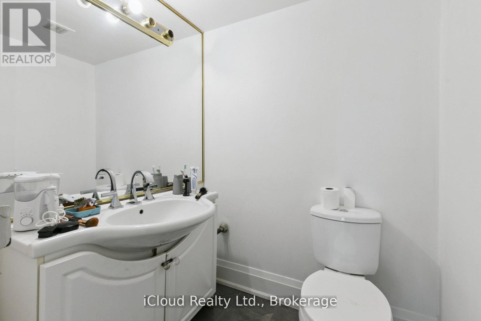 












1108 - 238 ALBION ROAD

,
Toronto (Elms-Old Rexdale),




Ontario
M9W6A7

