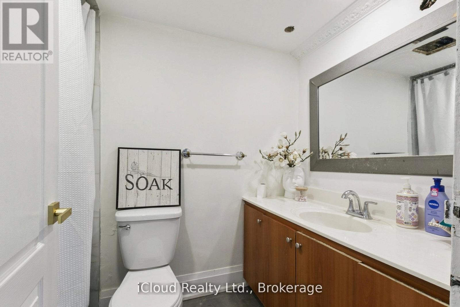 












1108 - 238 ALBION ROAD

,
Toronto (Elms-Old Rexdale),




Ontario
M9W6A7

