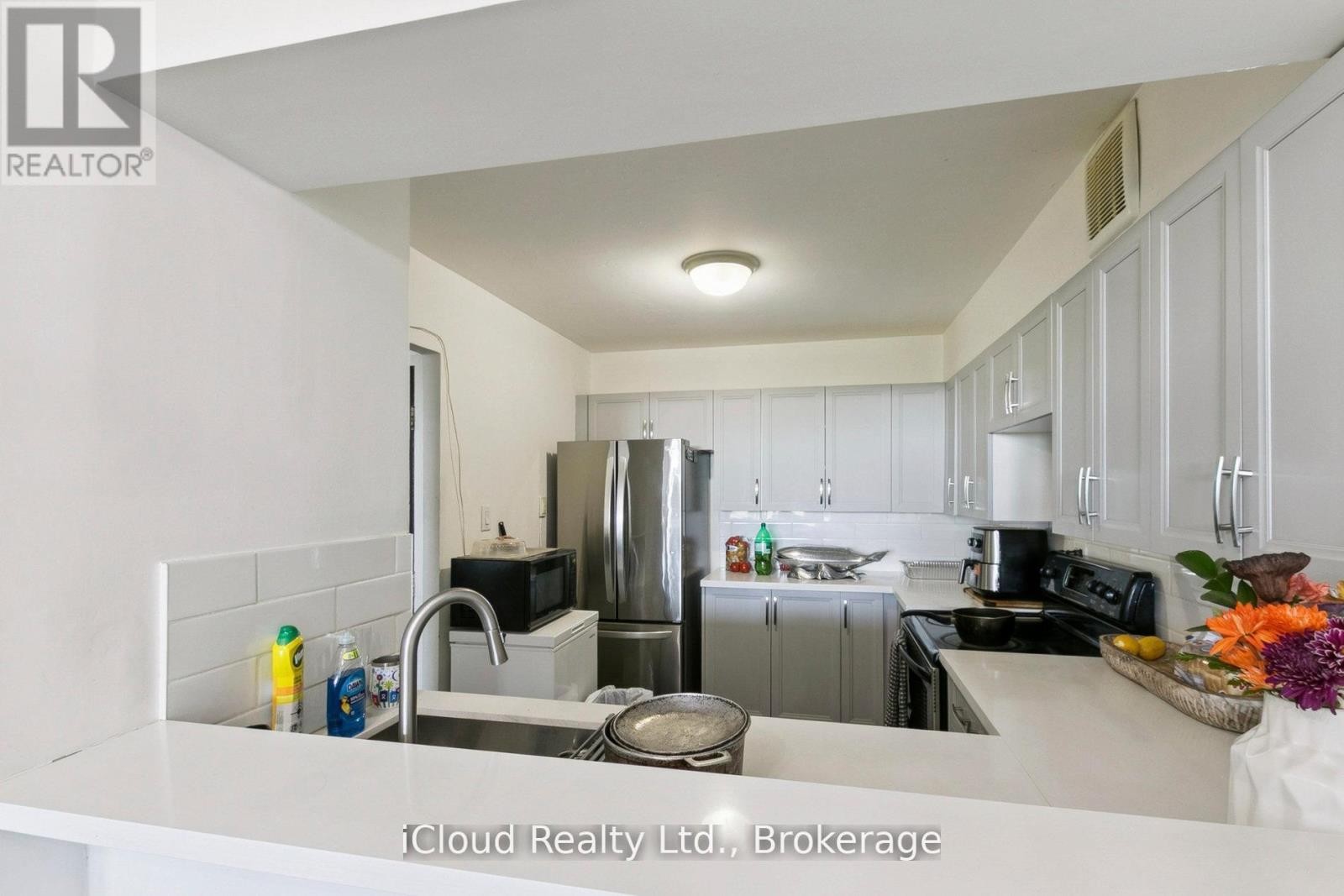 












1108 - 238 ALBION ROAD

,
Toronto (Elms-Old Rexdale),




Ontario
M9W6A7

