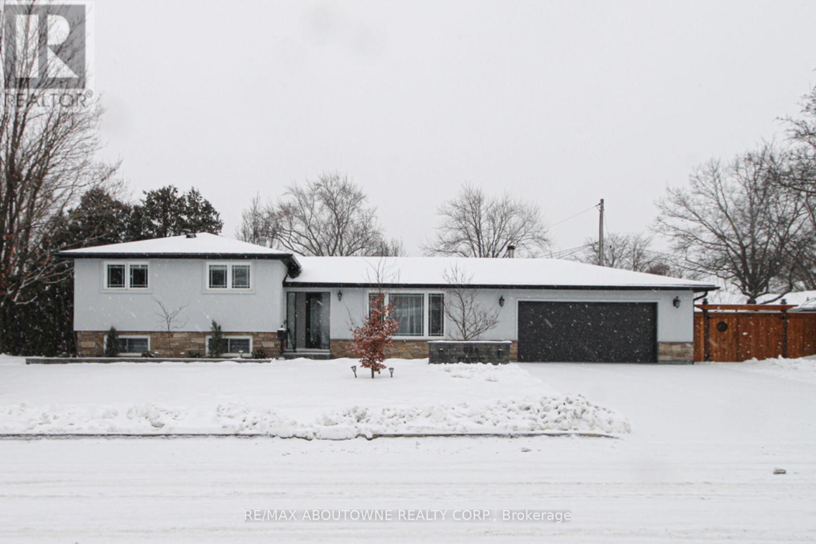 












626 CAPE AVENUE

,
Burlington (Appleby),




Ontario
L7L4M6

