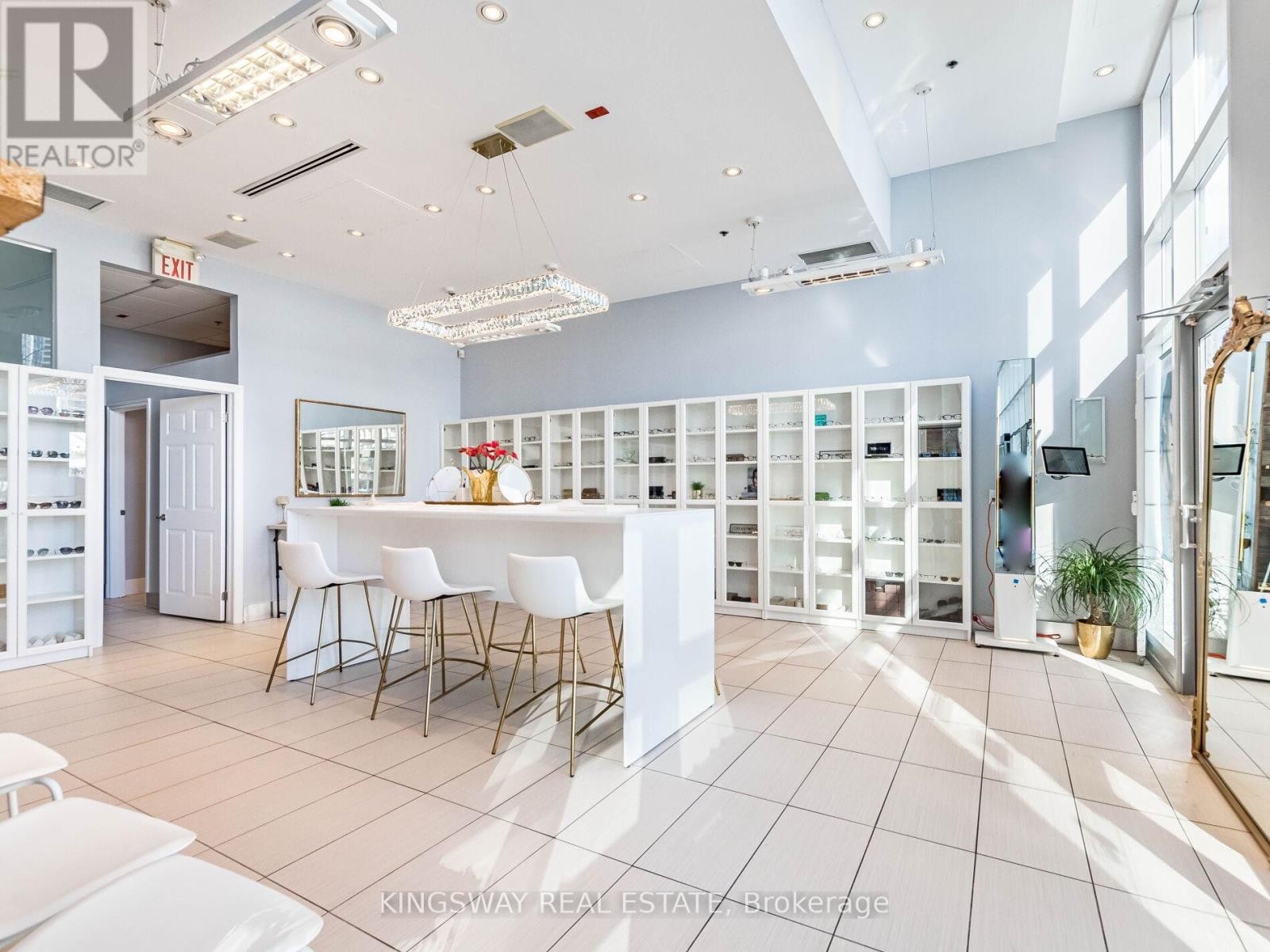 












7 - 3391 BLOOR STREET W

,
Toronto (Islington-City Centre West),




Ontario
M8X1G3

