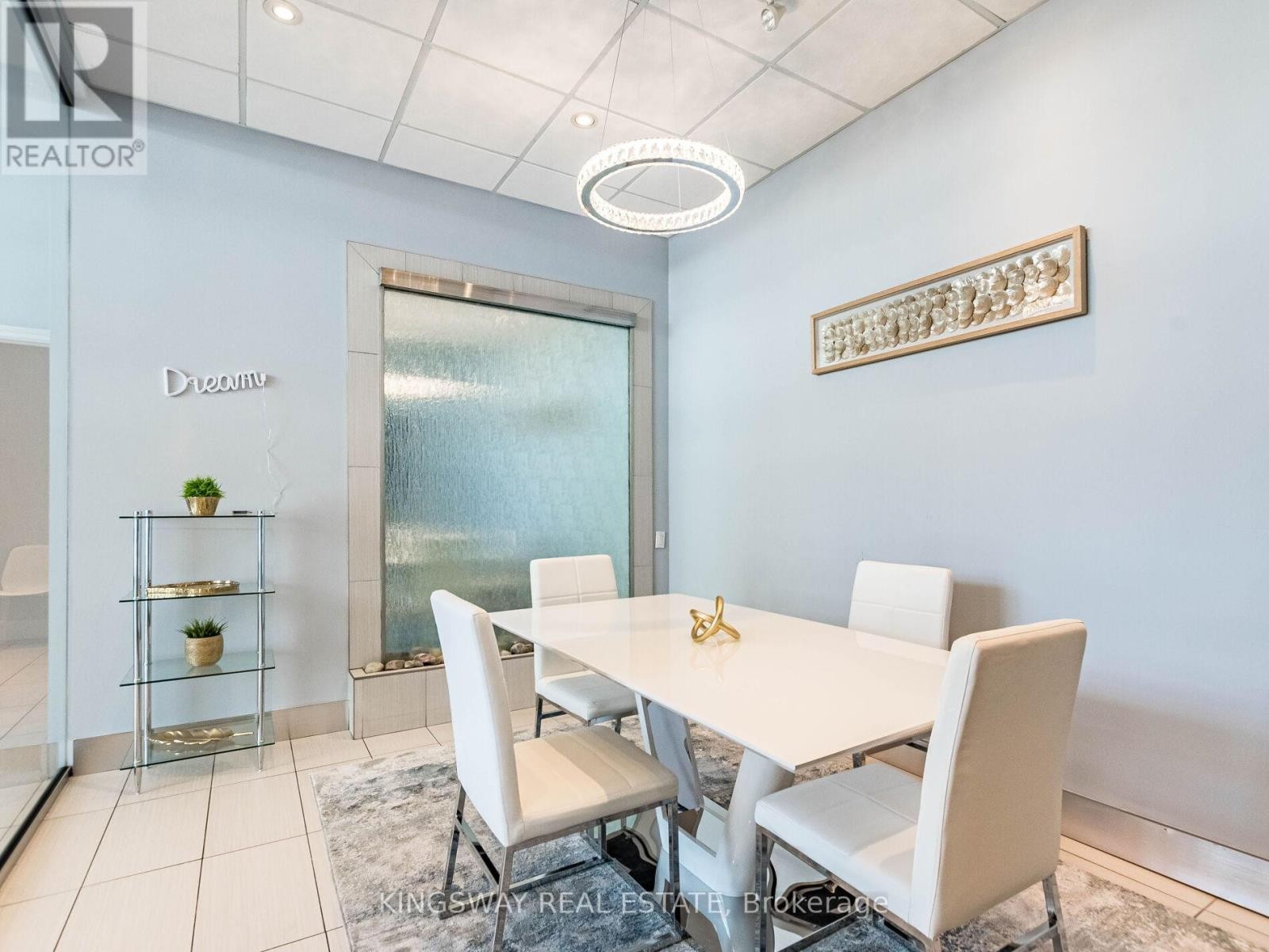 












7 - 3391 BLOOR STREET W

,
Toronto (Islington-City Centre West),




Ontario
M8X1G3

