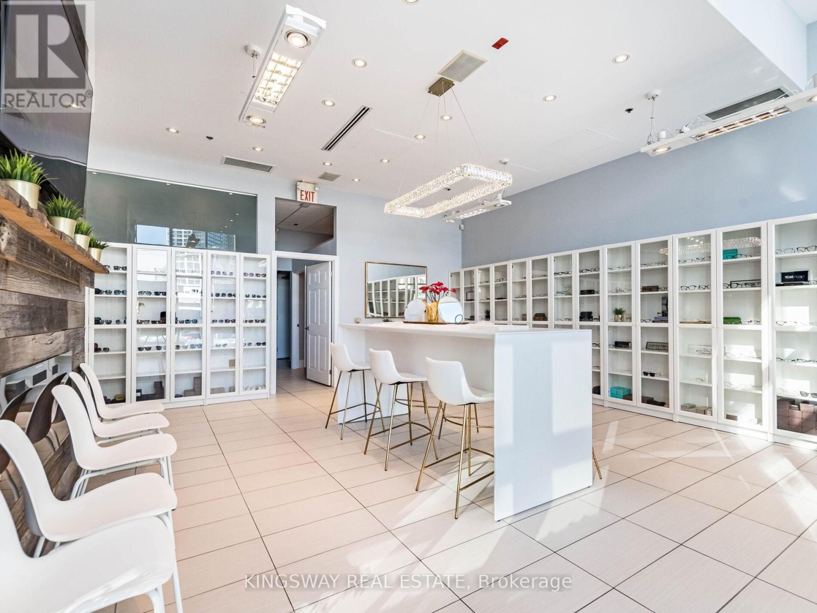 












7 - 3391 BLOOR STREET W

,
Toronto (Islington-City Centre West),




Ontario
M8X1G3

