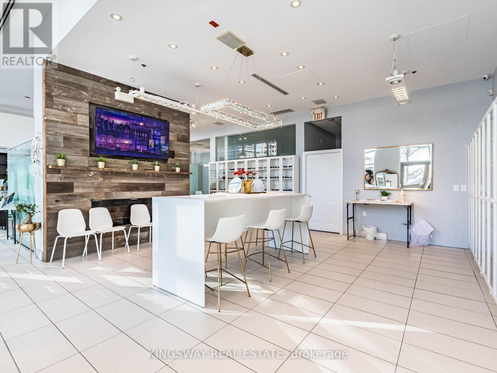 












7 - 3391 BLOOR STREET W

,
Toronto (Islington-City Centre West),




Ontario
M8X1G3


