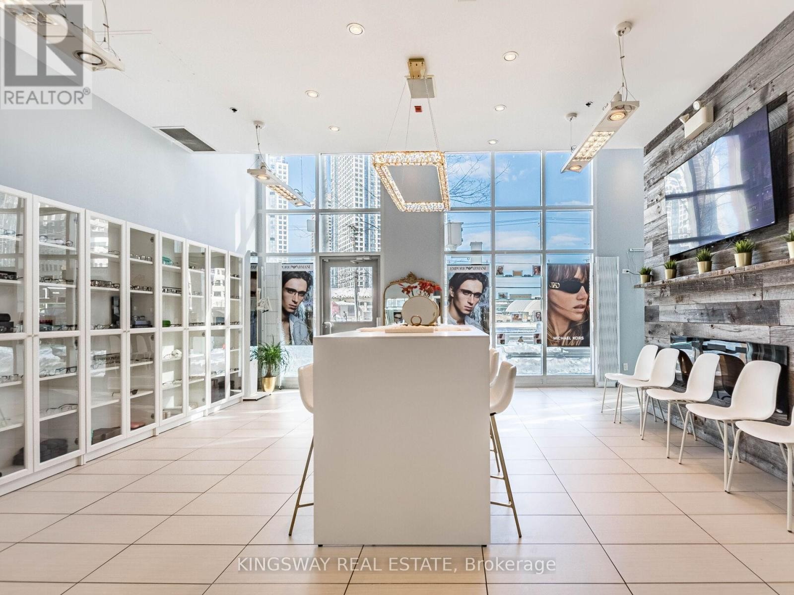 












7 - 3391 BLOOR STREET W

,
Toronto (Islington-City Centre West),




Ontario
M8X1G3


