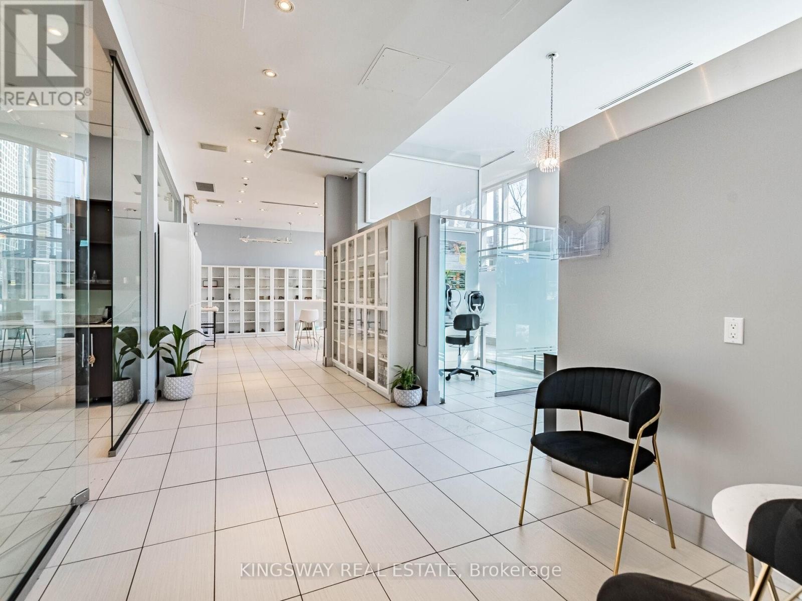 












7 - 3391 BLOOR STREET W

,
Toronto (Islington-City Centre West),




Ontario
M8X1G3

