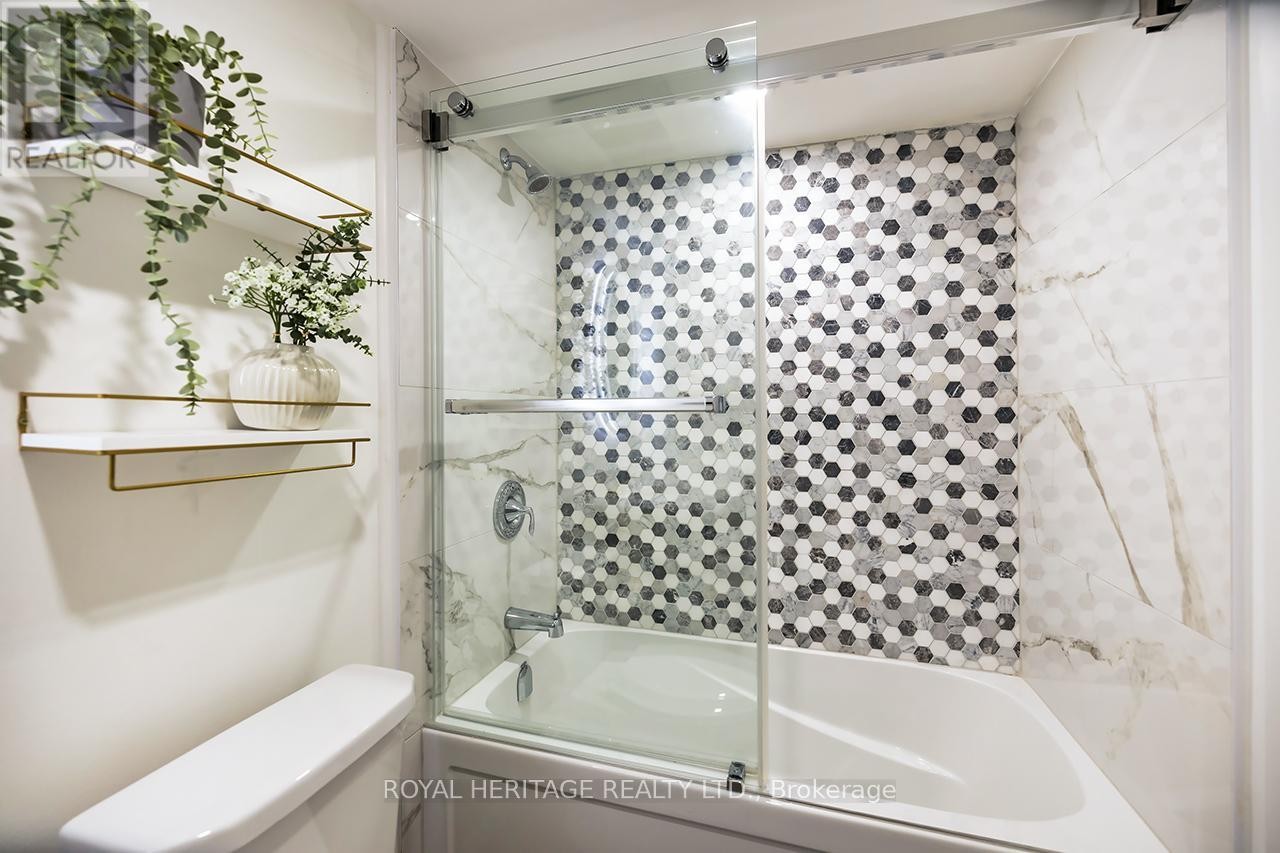 












109 - 3499 UPPER MIDDLE ROAD

,
Burlington (Headon),




Ontario
L7M4M7

