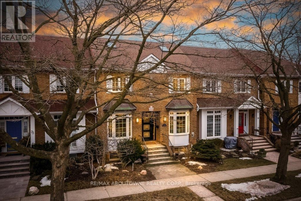 












21 CHISHOLM STREET

,
Oakville (CO Central),




Ontario
L6K3W2

