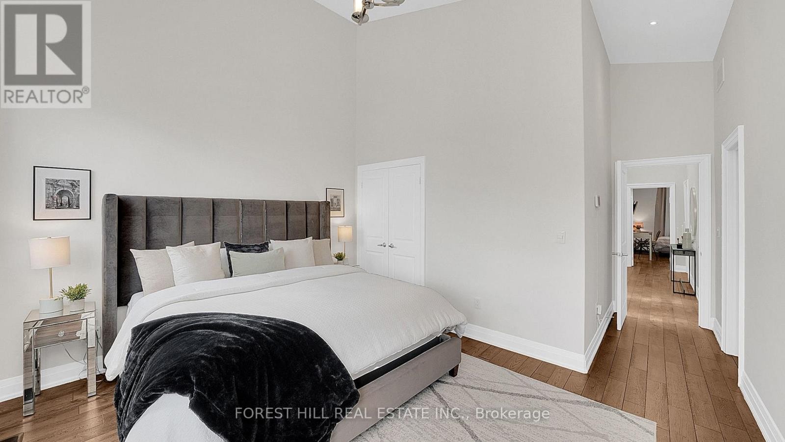 












1070 BRIAR HILL AVENUE

,
Toronto (Briar Hill-Belgravia),




Ontario
M6B1M7

