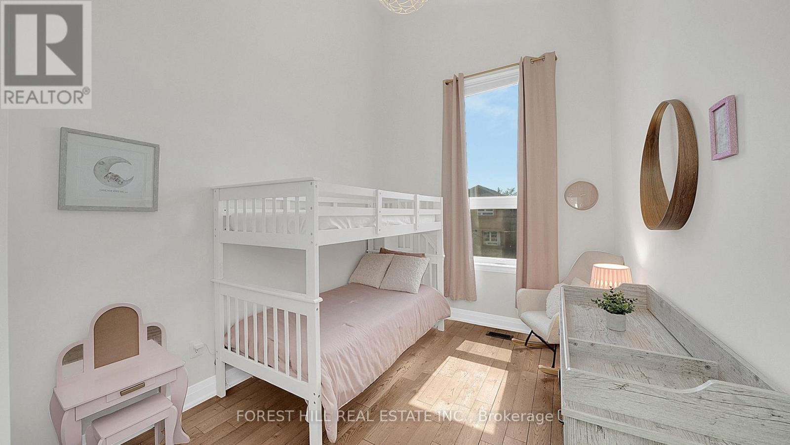 












1070 BRIAR HILL AVENUE

,
Toronto (Briar Hill-Belgravia),




Ontario
M6B1M7

