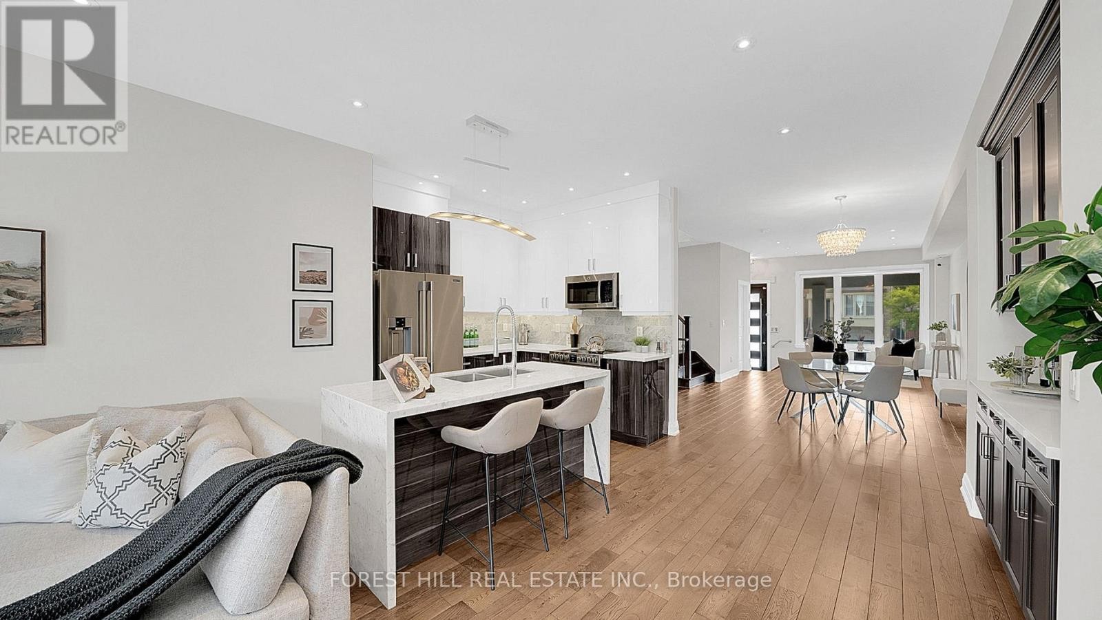 












1070 BRIAR HILL AVENUE

,
Toronto (Briar Hill-Belgravia),




Ontario
M6B1M7

