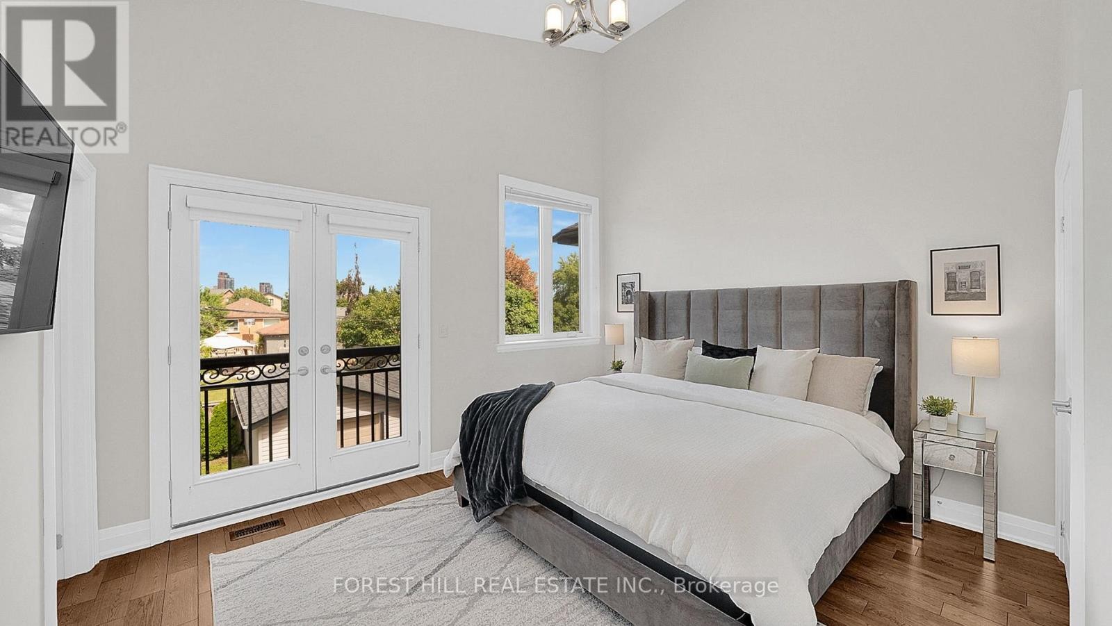 












1070 BRIAR HILL AVENUE

,
Toronto (Briar Hill-Belgravia),




Ontario
M6B1M7

