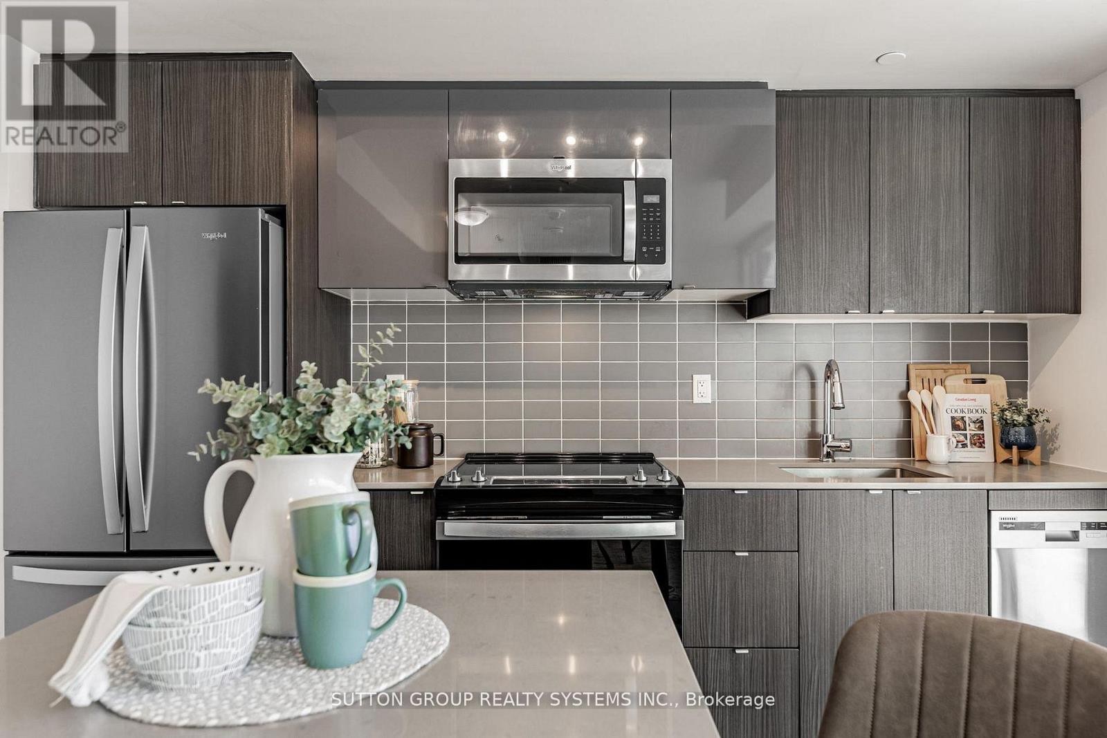 












611 - 1461 LAWRENCE AVENUE W

,
Toronto (Brookhaven-Amesbury),




Ontario
M6L0A6

