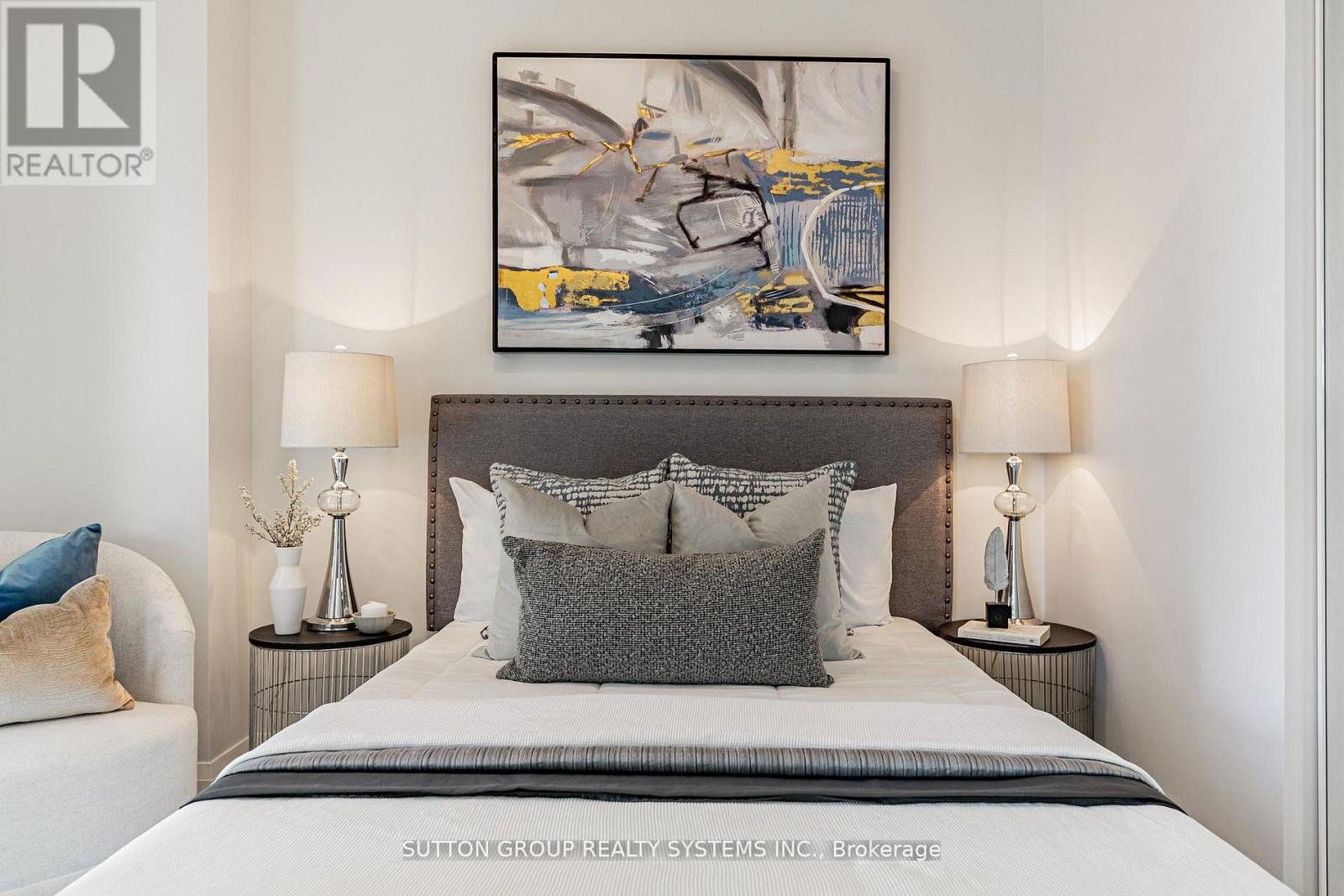 












611 - 1461 LAWRENCE AVENUE W

,
Toronto (Brookhaven-Amesbury),




Ontario
M6L0A6

