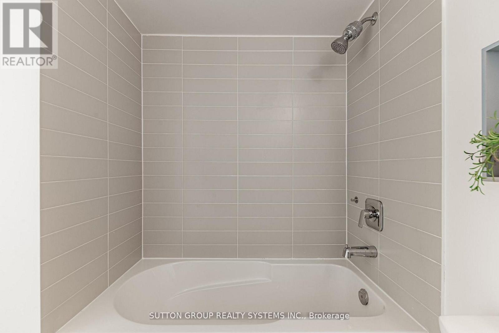 












611 - 1461 LAWRENCE AVENUE W

,
Toronto (Brookhaven-Amesbury),




Ontario
M6L0A6

