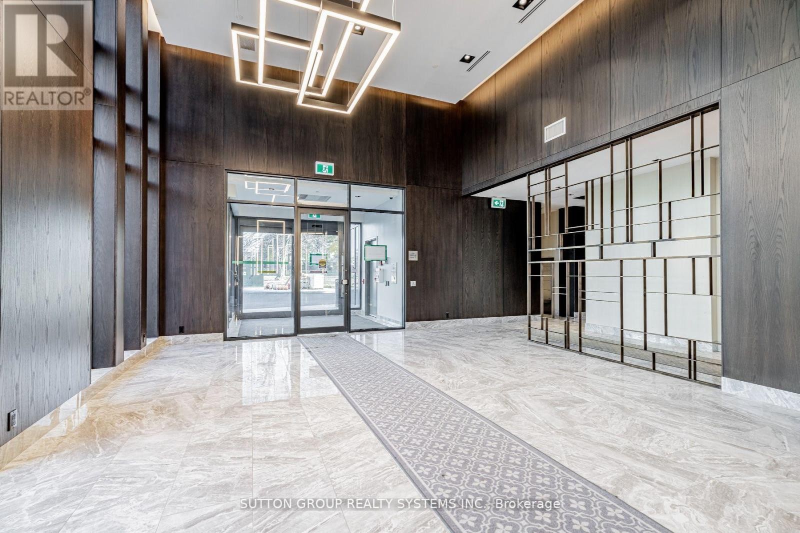 












611 - 1461 LAWRENCE AVENUE W

,
Toronto (Brookhaven-Amesbury),




Ontario
M6L0A6

