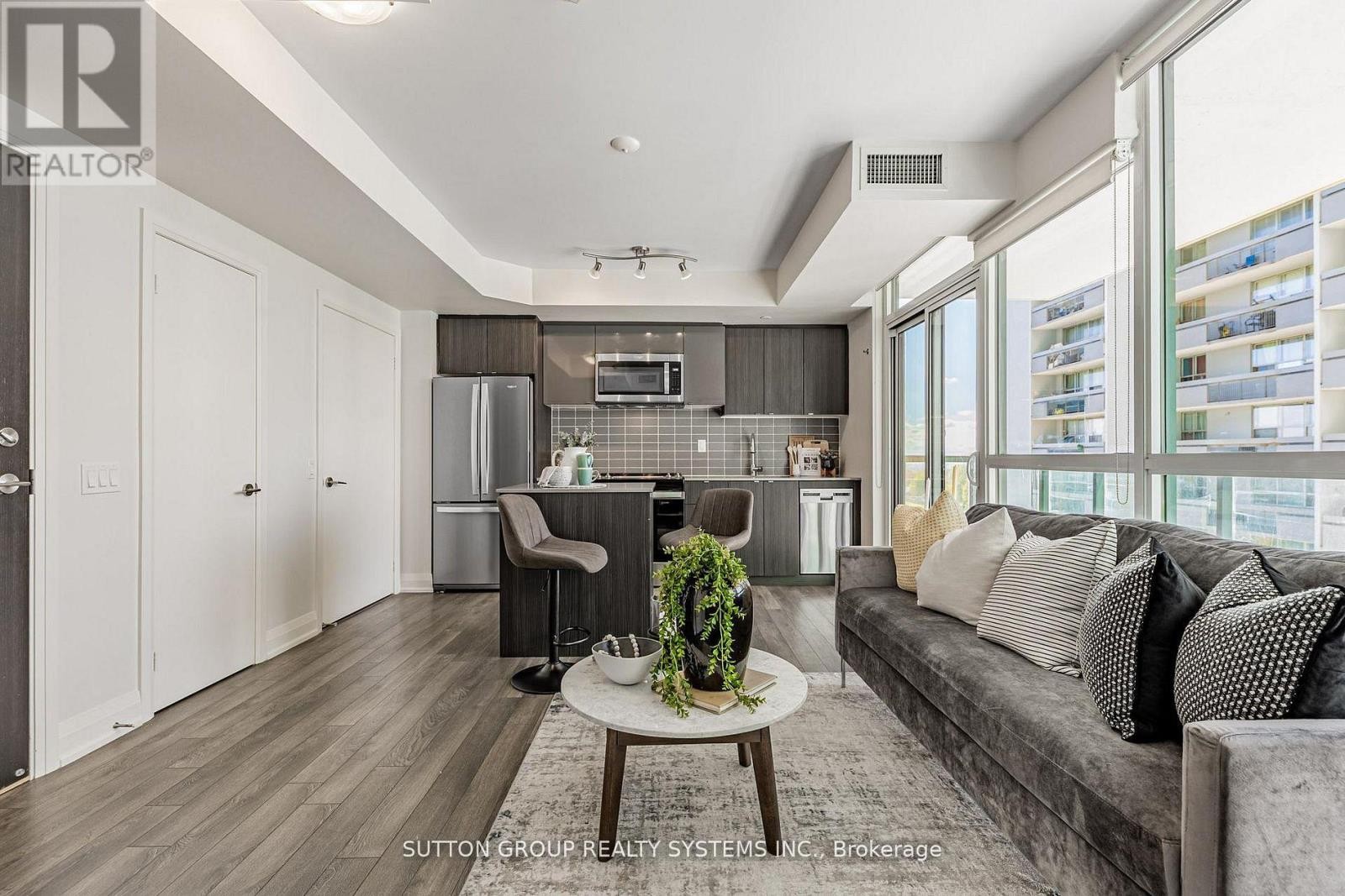 












611 - 1461 LAWRENCE AVENUE W

,
Toronto (Brookhaven-Amesbury),




Ontario
M6L0A6

