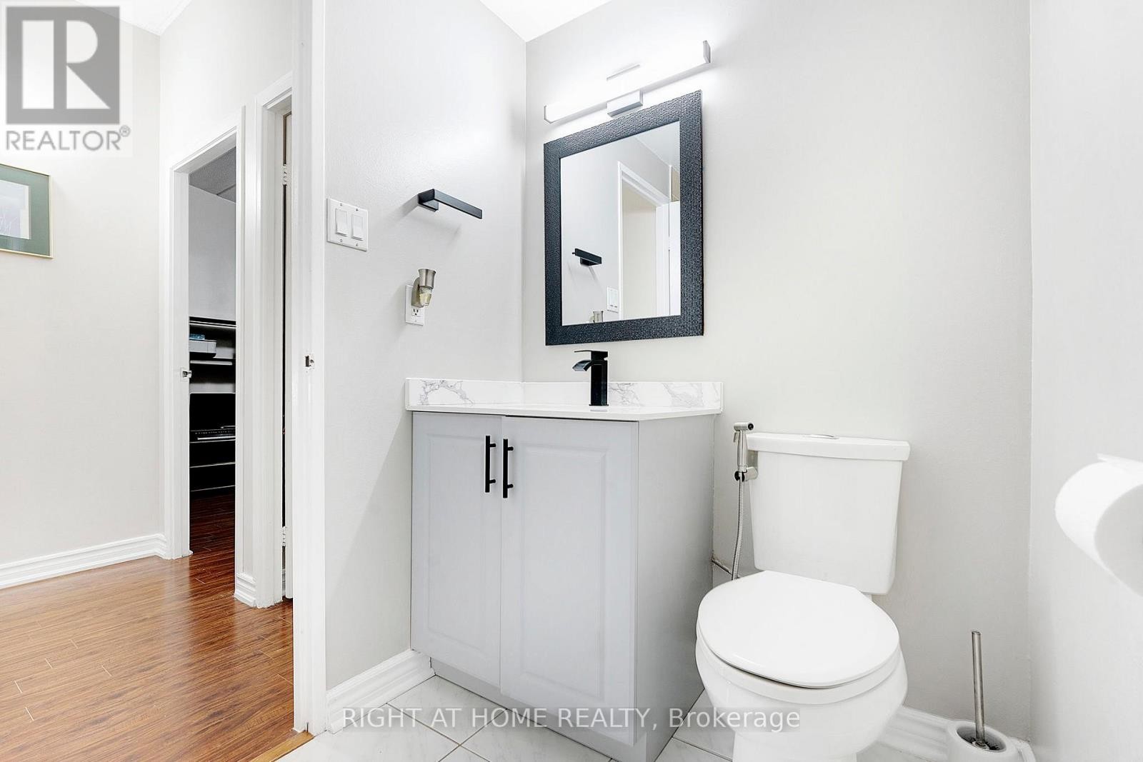 












154 - 180 MISSISSAUGA VALLEY BOULEVARD

,
Mississauga (Cooksville),




Ontario
L5A3M2

