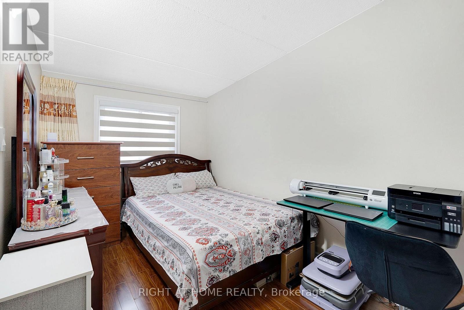 












154 - 180 MISSISSAUGA VALLEY BOULEVARD

,
Mississauga (Cooksville),




Ontario
L5A3M2

