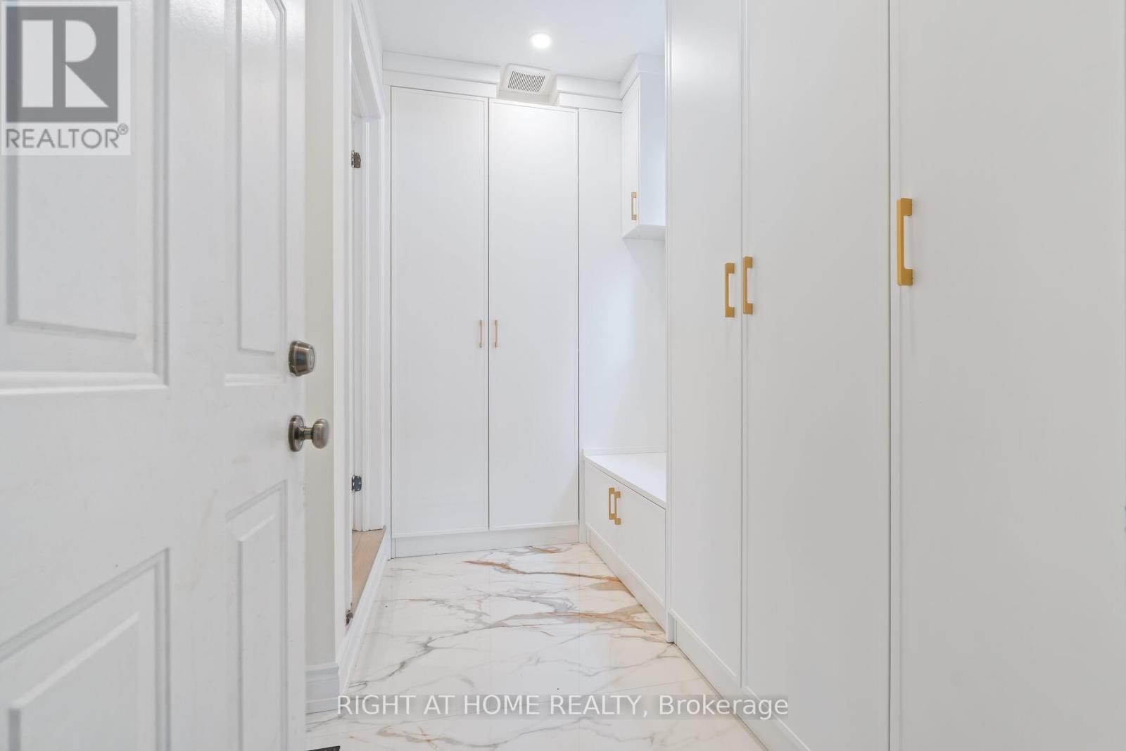 












3352 PETRIE WAY

,
Oakville (BR Bronte),




Ontario
L6L6V8

