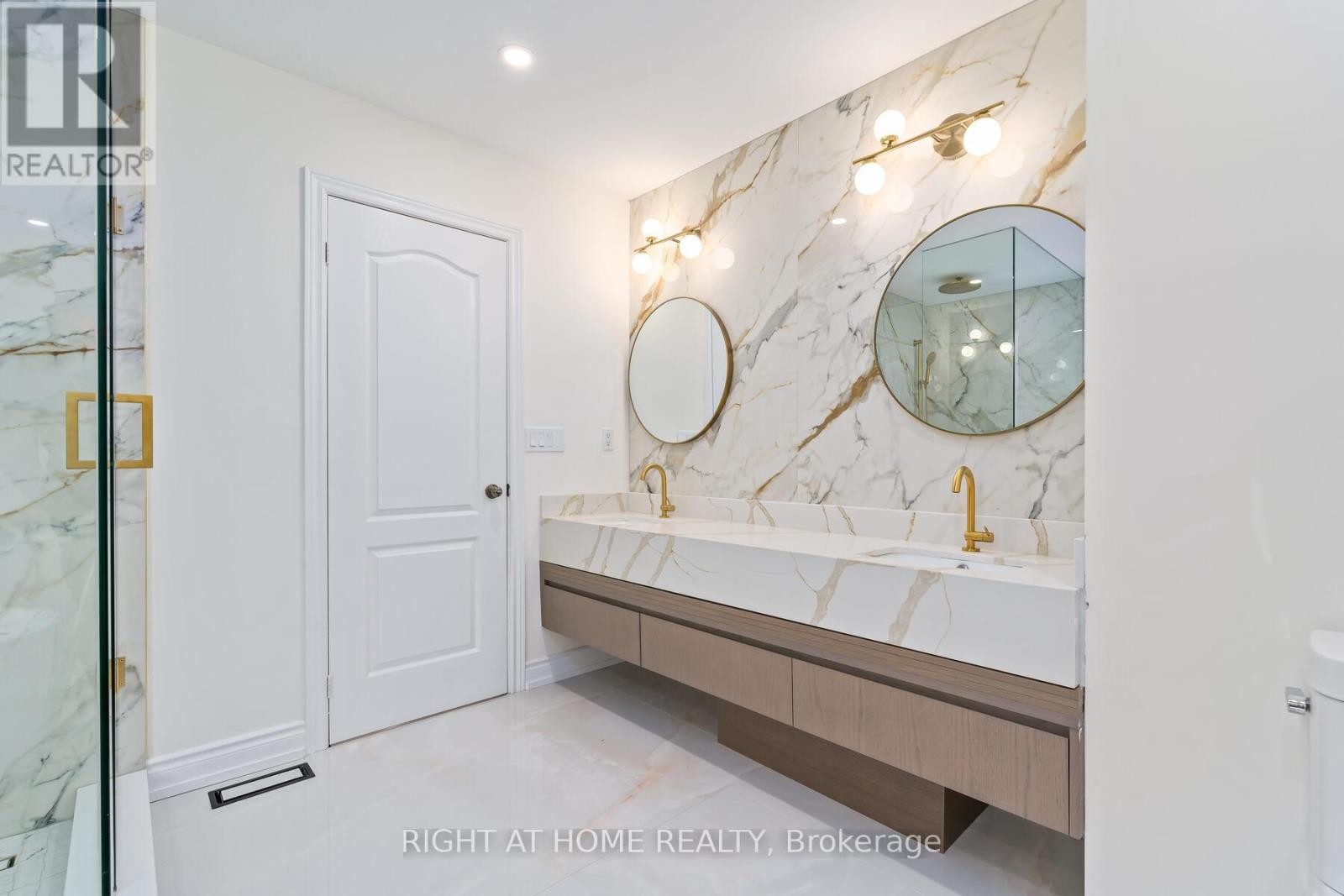 












3352 PETRIE WAY

,
Oakville (BR Bronte),




Ontario
L6L6V8

