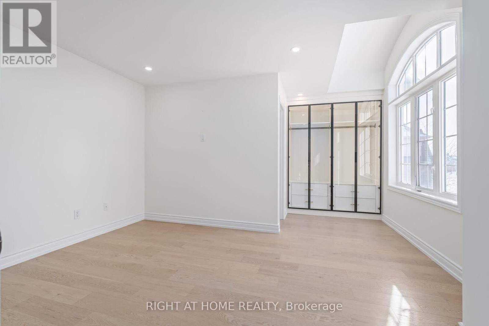 












3352 PETRIE WAY

,
Oakville (BR Bronte),




Ontario
L6L6V8

