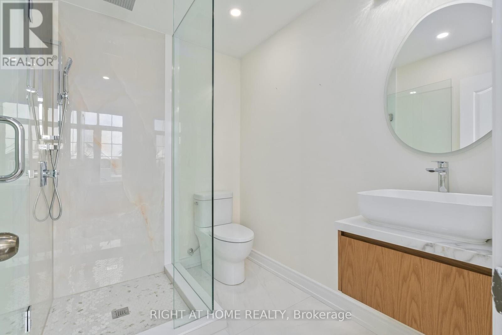 












3352 PETRIE WAY

,
Oakville (BR Bronte),




Ontario
L6L6V8

