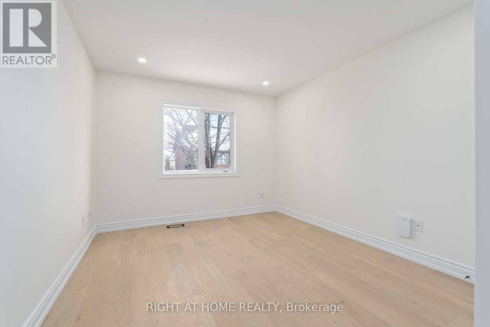 












3352 PETRIE WAY

,
Oakville (BR Bronte),




Ontario
L6L6V8

