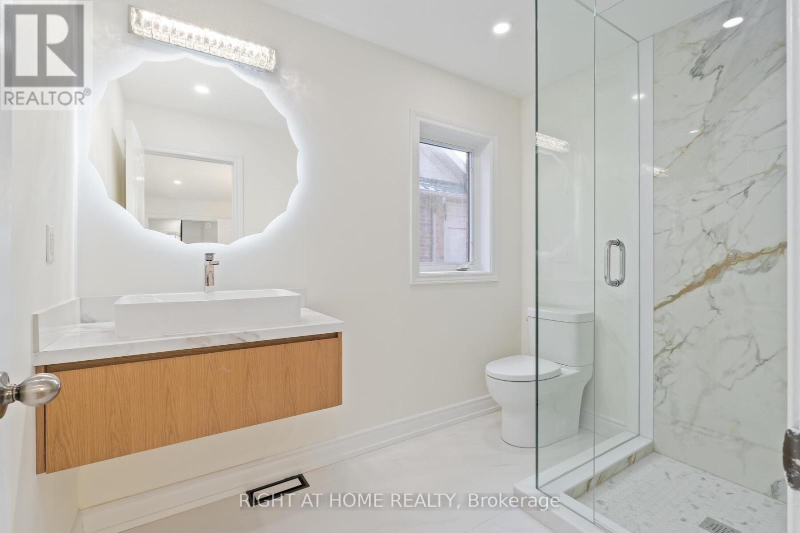 












3352 PETRIE WAY

,
Oakville (BR Bronte),




Ontario
L6L6V8

