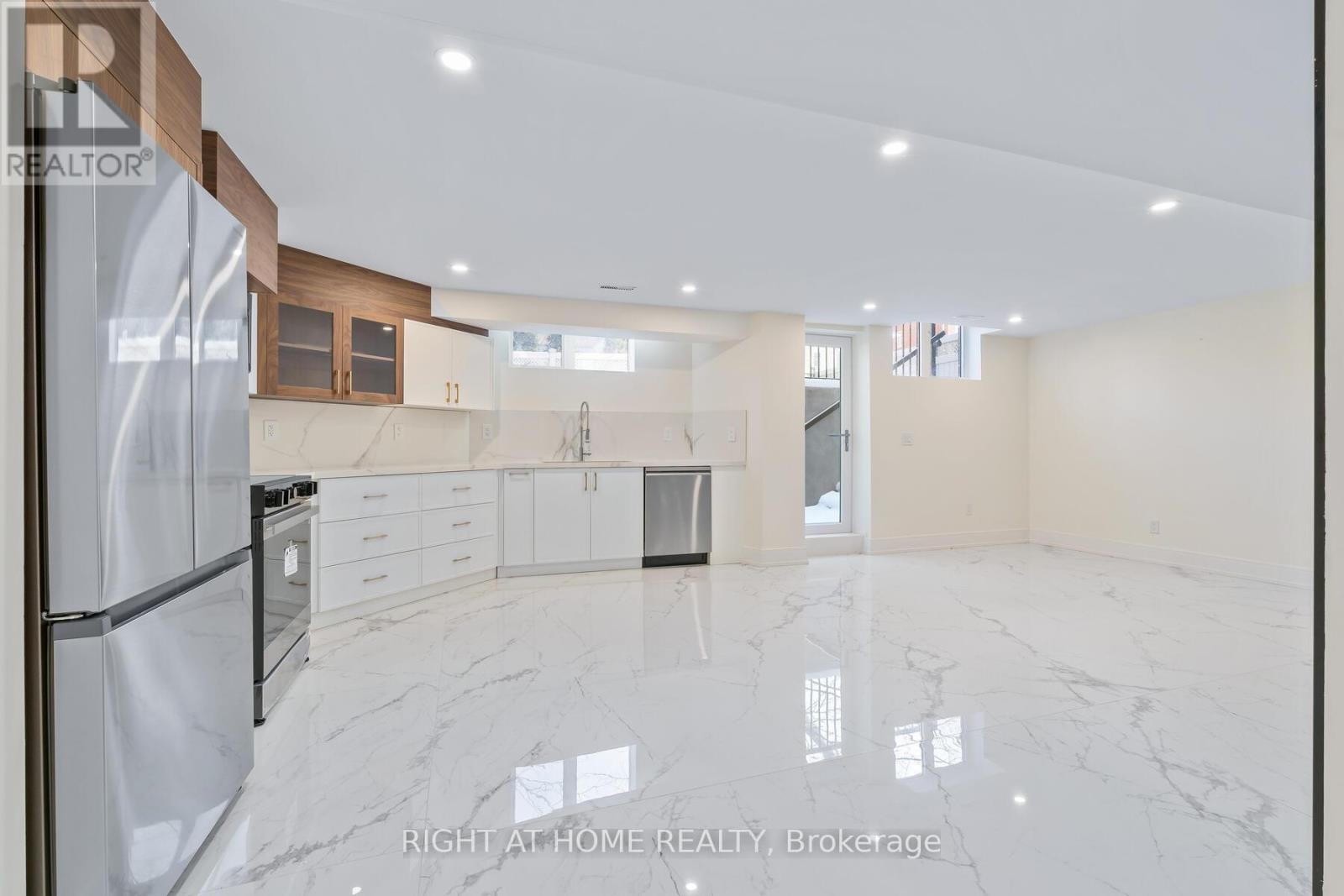 












3352 PETRIE WAY

,
Oakville (BR Bronte),




Ontario
L6L6V8

