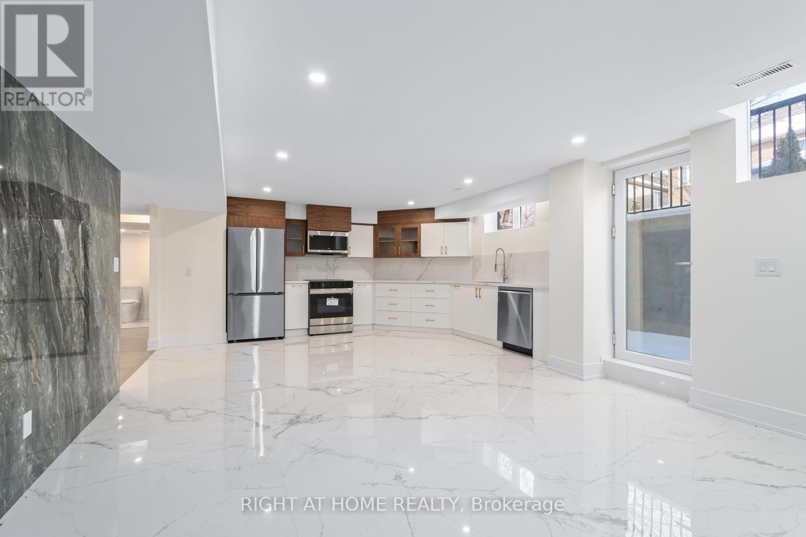 












3352 PETRIE WAY

,
Oakville (BR Bronte),




Ontario
L6L6V8

