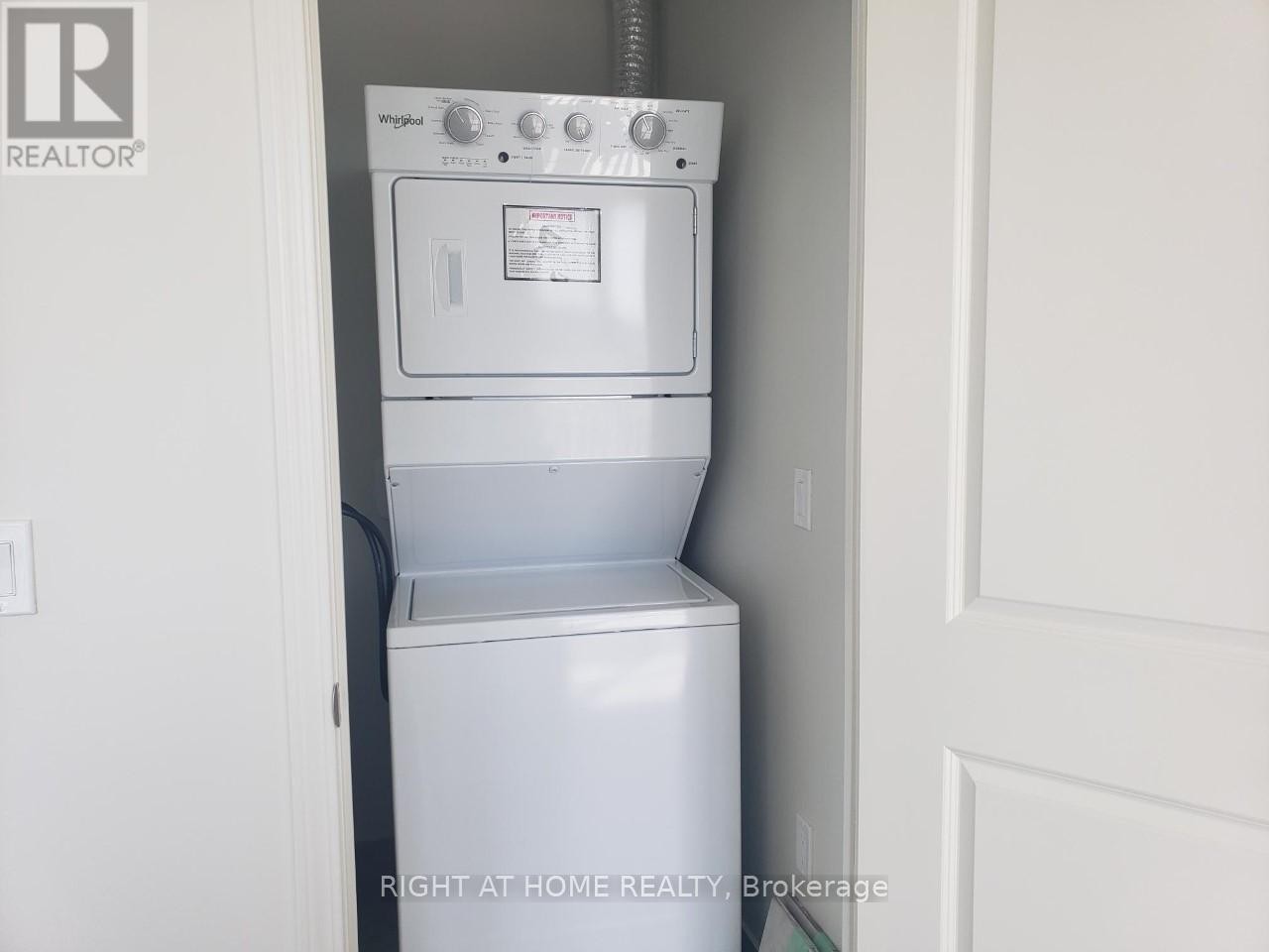 












816 - 349 RATHBURN ROAD W

,
Mississauga (Creditview),




Ontario
L5B0G9

