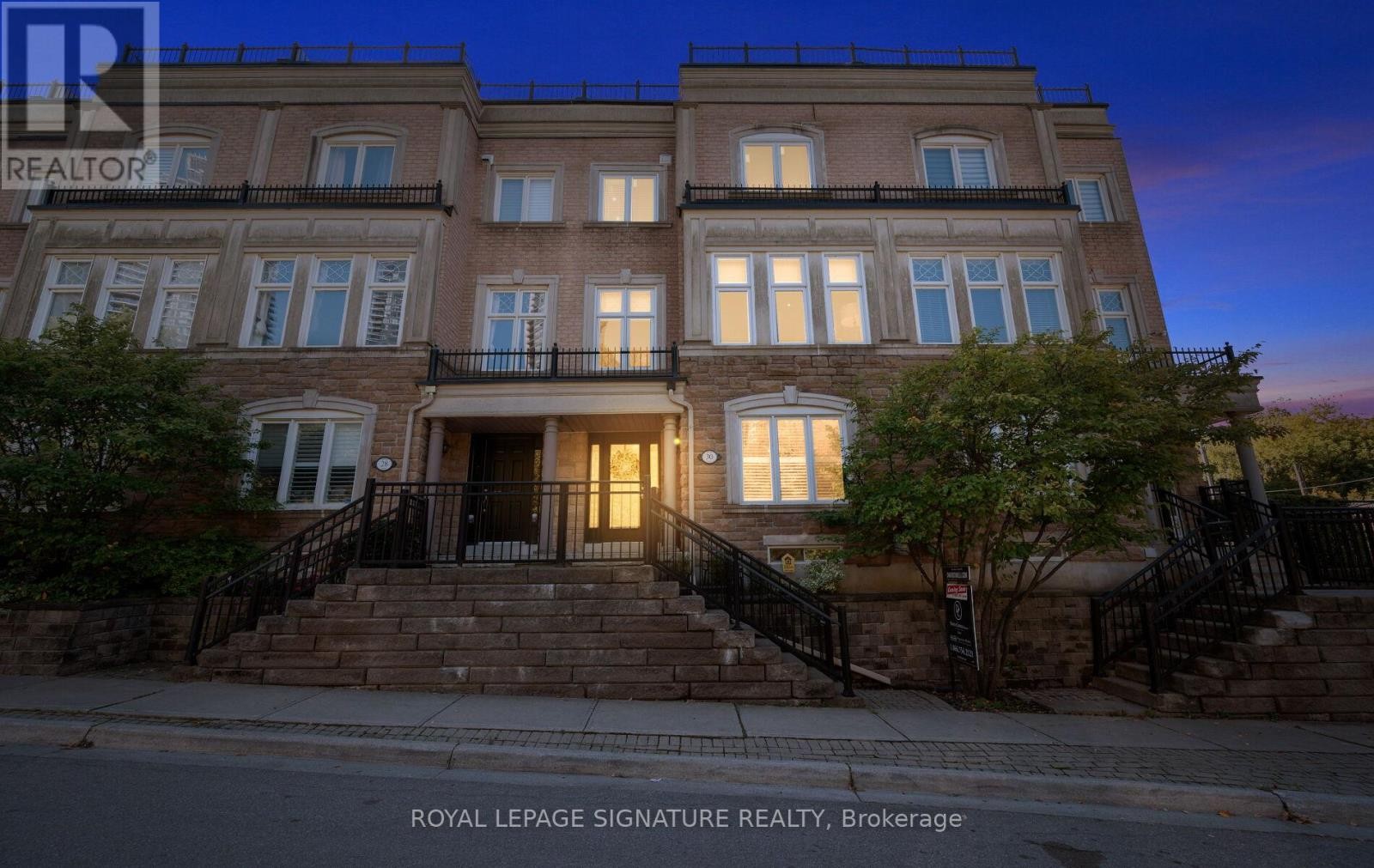 












30 LEGION ROAD

,
Toronto (Mimico),




Ontario
M8V4C5

