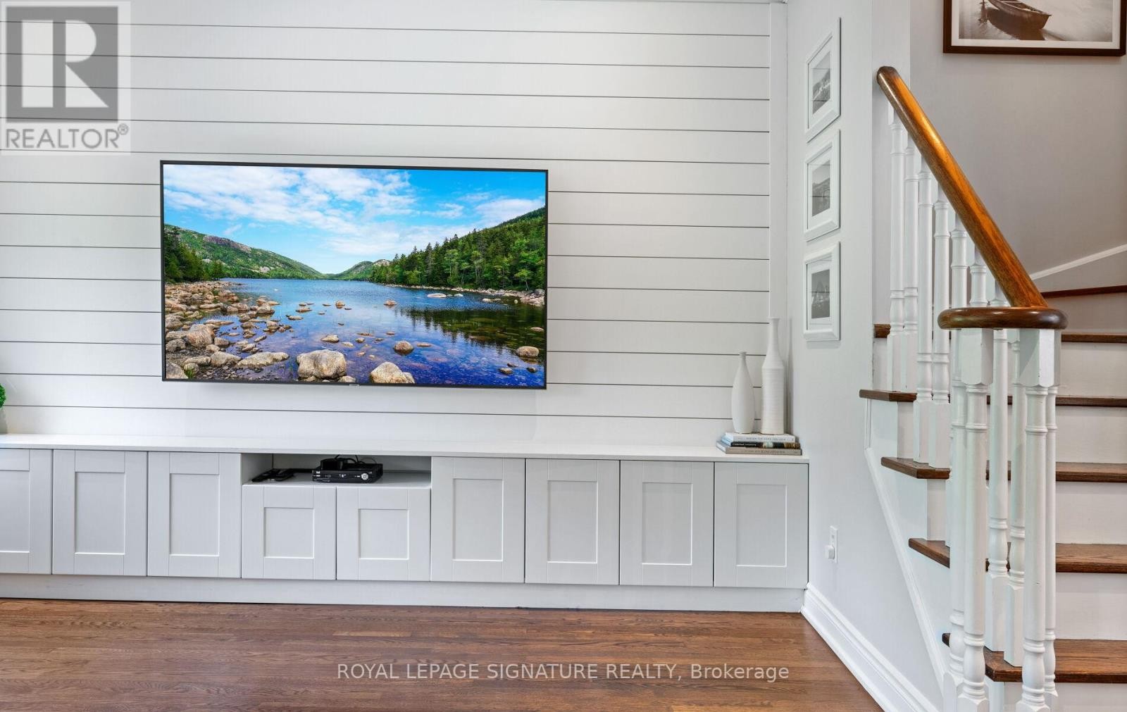 












30 LEGION ROAD

,
Toronto (Mimico),




Ontario
M8V4C5

