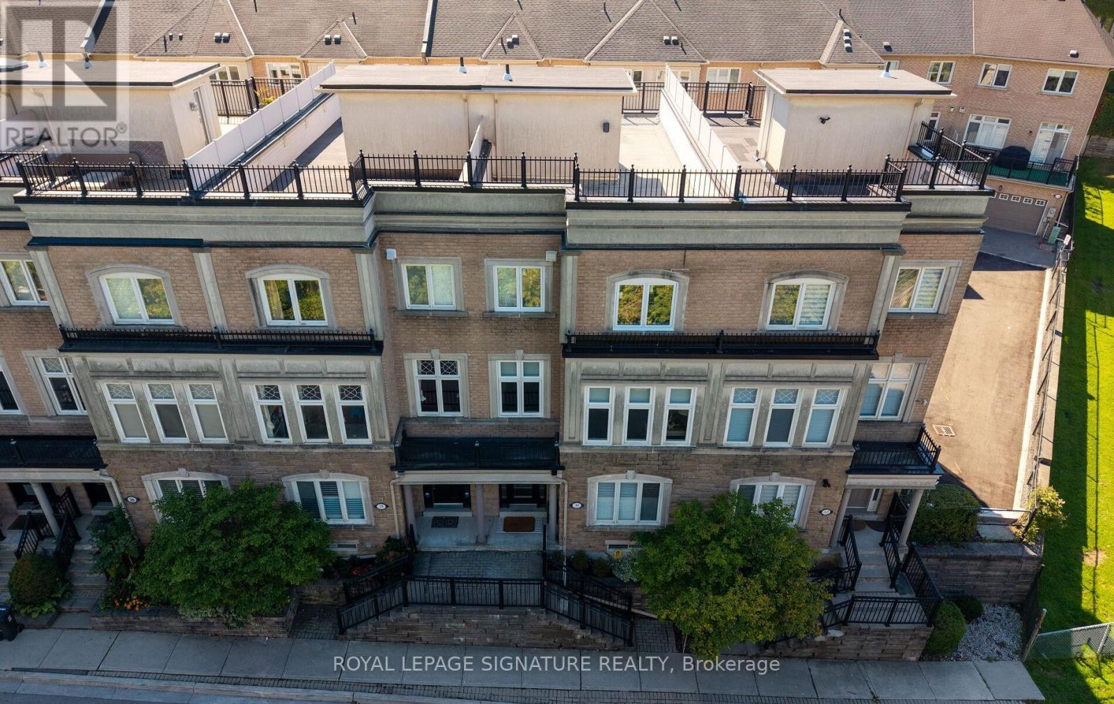 












30 LEGION ROAD

,
Toronto (Mimico),




Ontario
M8V4C5

