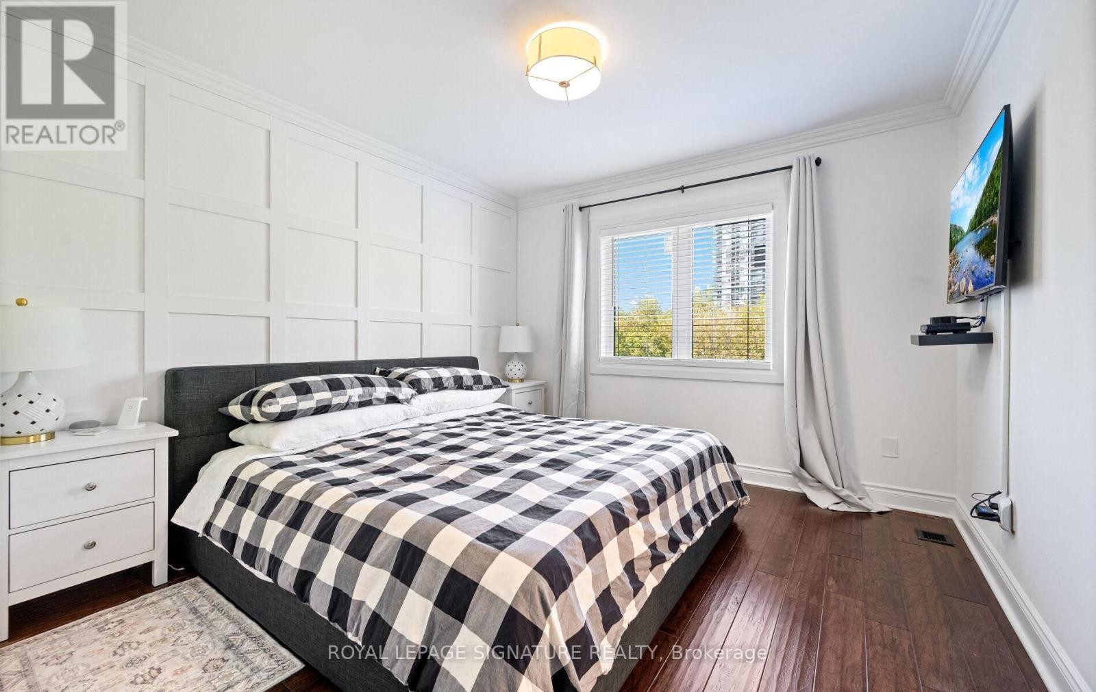 












30 LEGION ROAD

,
Toronto (Mimico),




Ontario
M8V4C5

