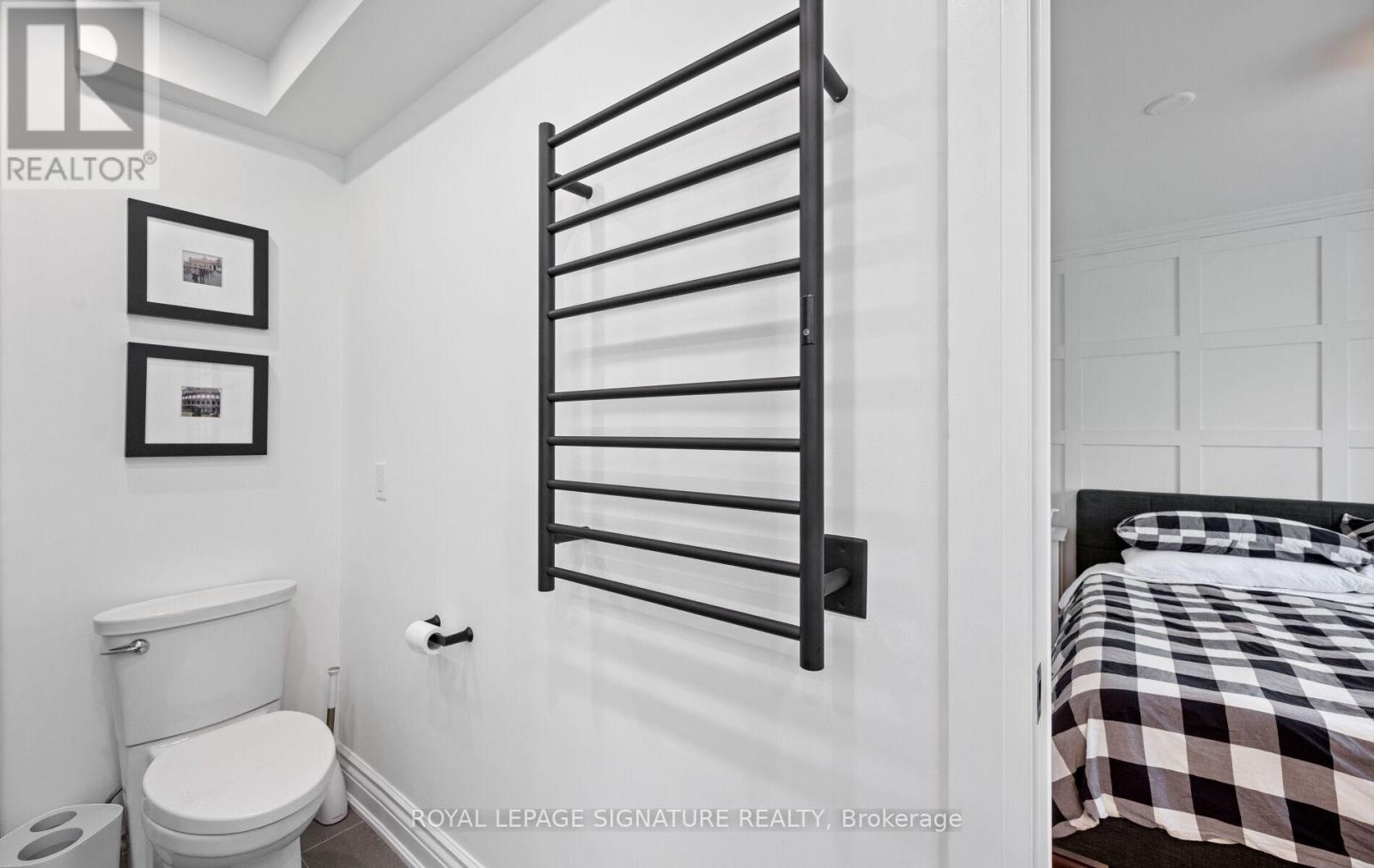 












30 LEGION ROAD

,
Toronto (Mimico),




Ontario
M8V4C5

