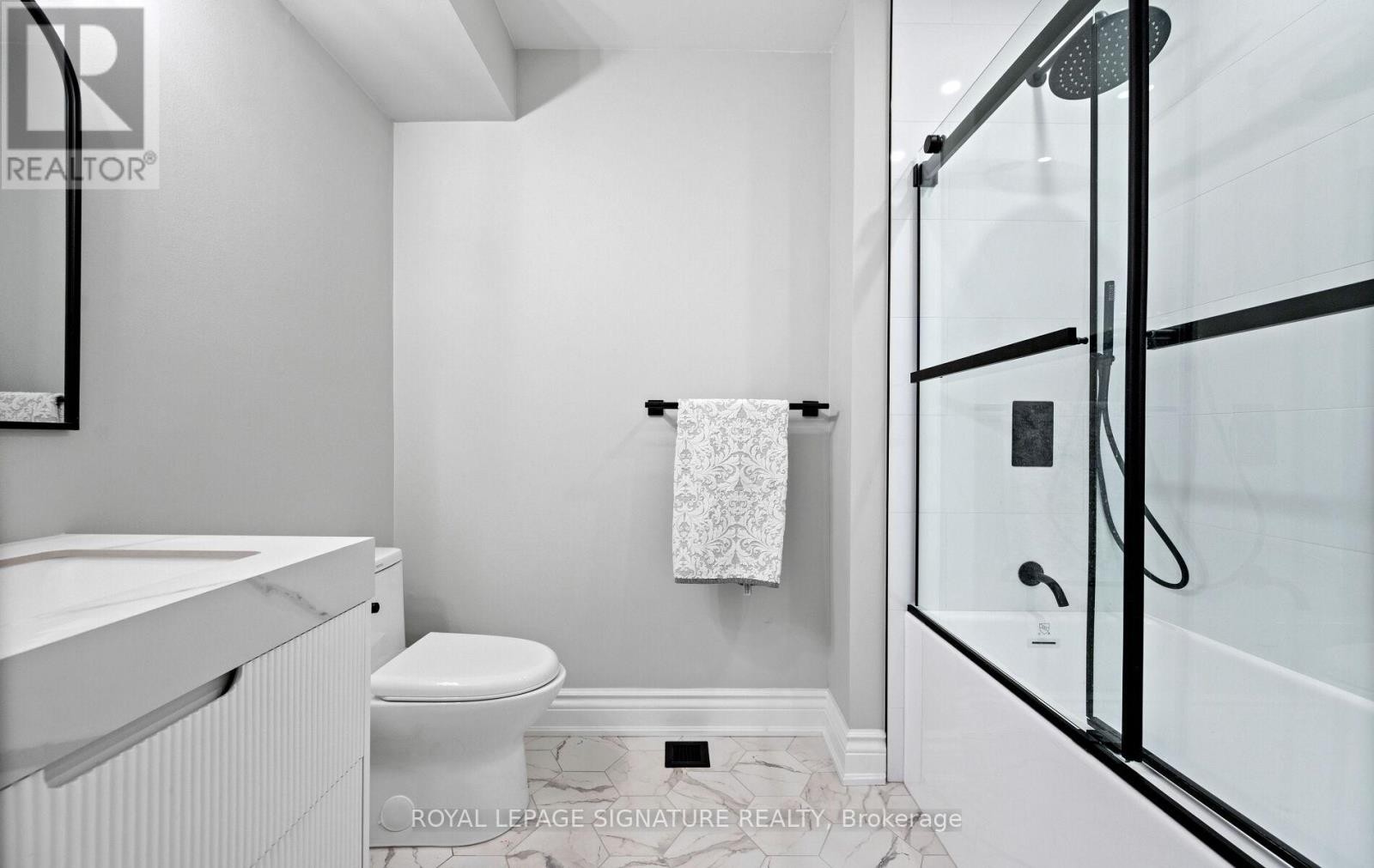 












30 LEGION ROAD

,
Toronto (Mimico),




Ontario
M8V4C5

