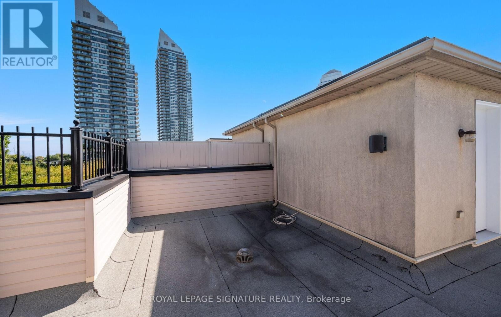 












30 LEGION ROAD

,
Toronto (Mimico),




Ontario
M8V4C5

