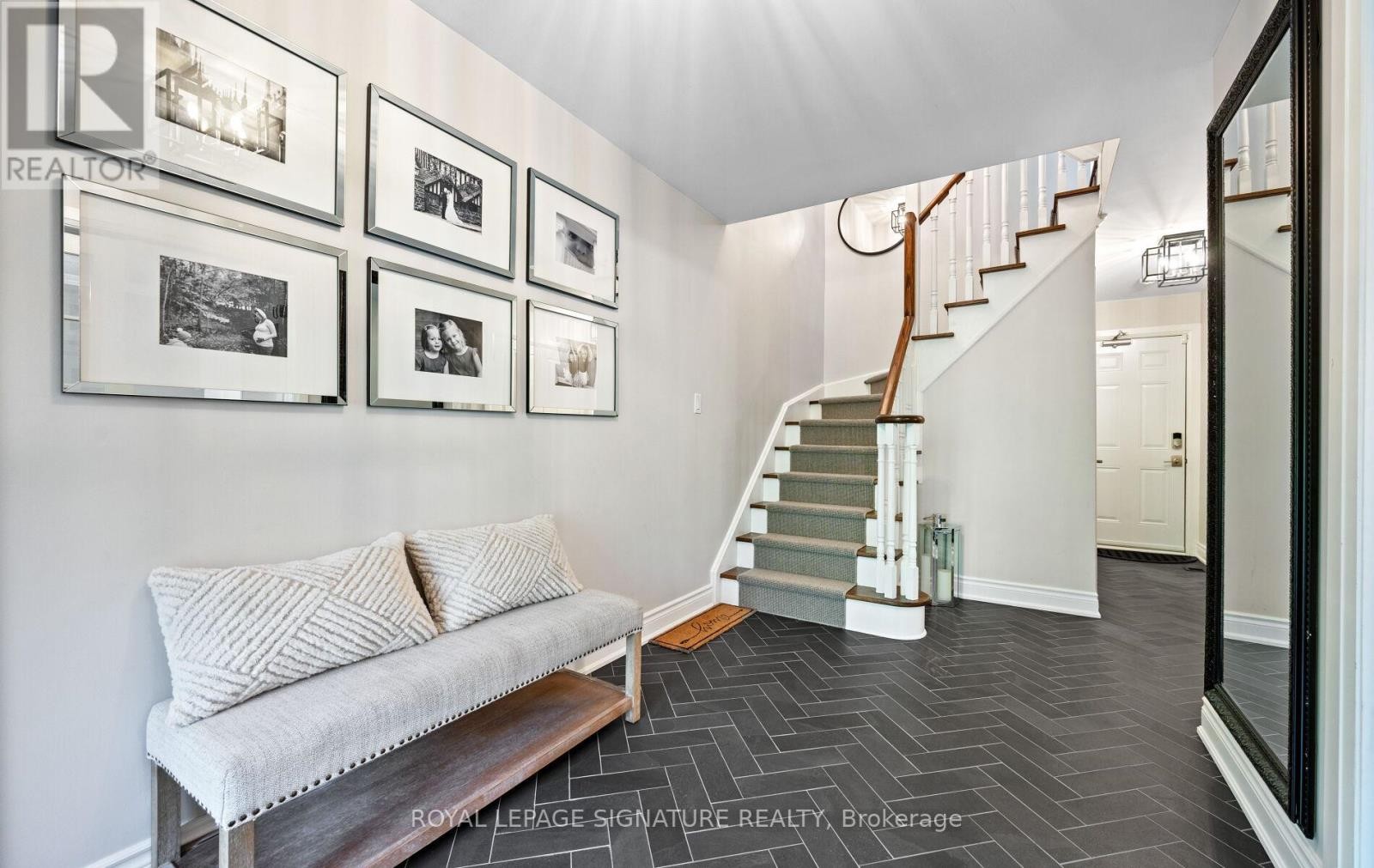 












30 LEGION ROAD

,
Toronto (Mimico),




Ontario
M8V4C5

