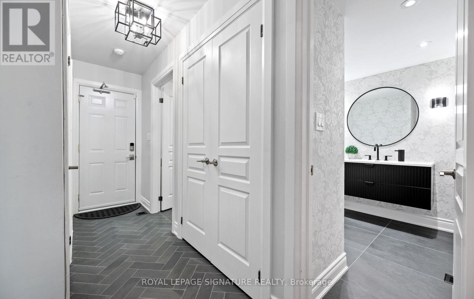 












30 LEGION ROAD

,
Toronto (Mimico),




Ontario
M8V4C5

