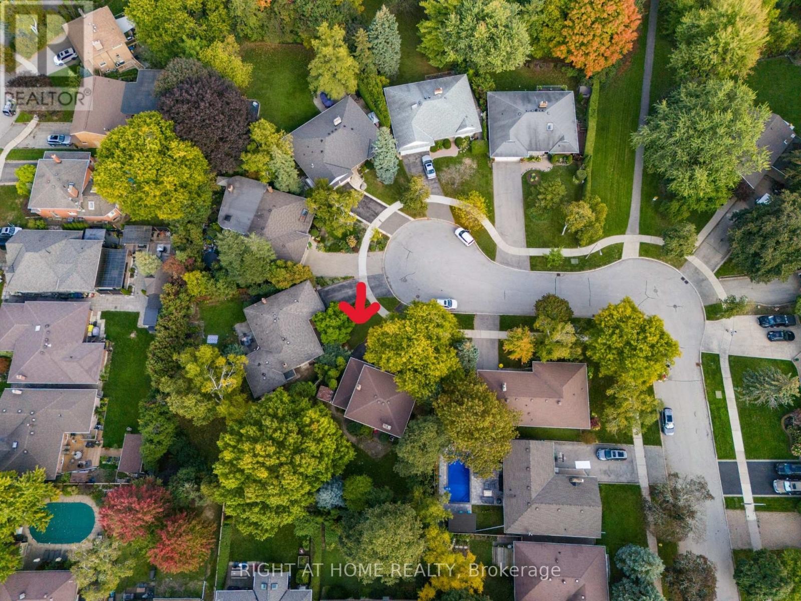 












20 WEST DEANE VALLEY ROAD

,
Toronto (Eringate-Centennial-West Deane),




Ontario
M9B3K5

