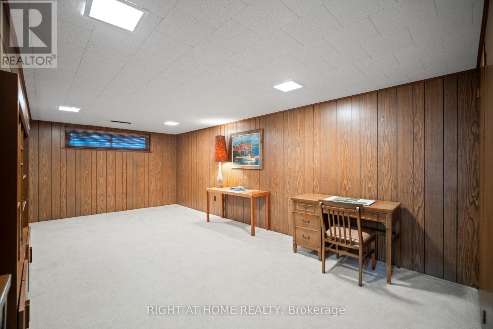 












20 WEST DEANE VALLEY ROAD

,
Toronto (Eringate-Centennial-West Deane),




Ontario
M9B3K5

