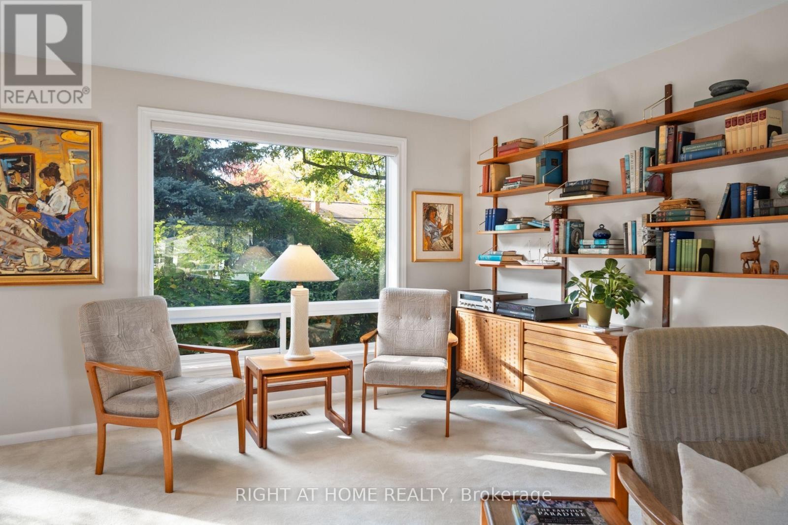 












20 WEST DEANE VALLEY ROAD

,
Toronto (Eringate-Centennial-West Deane),




Ontario
M9B3K5

