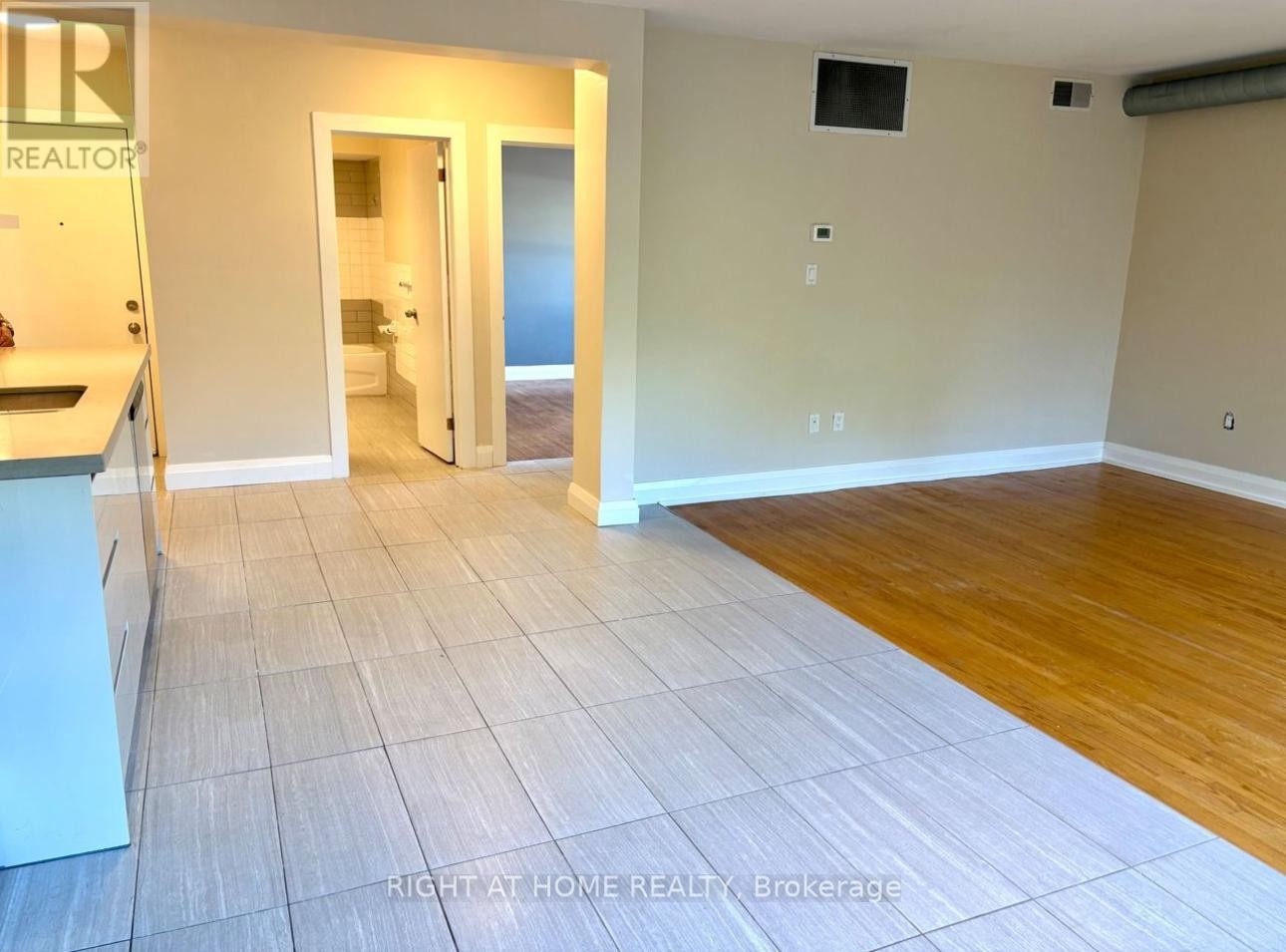 












B - 1207 HURONTARIO STREET

,
Mississauga (Mineola),




Ontario
L5G3H2

