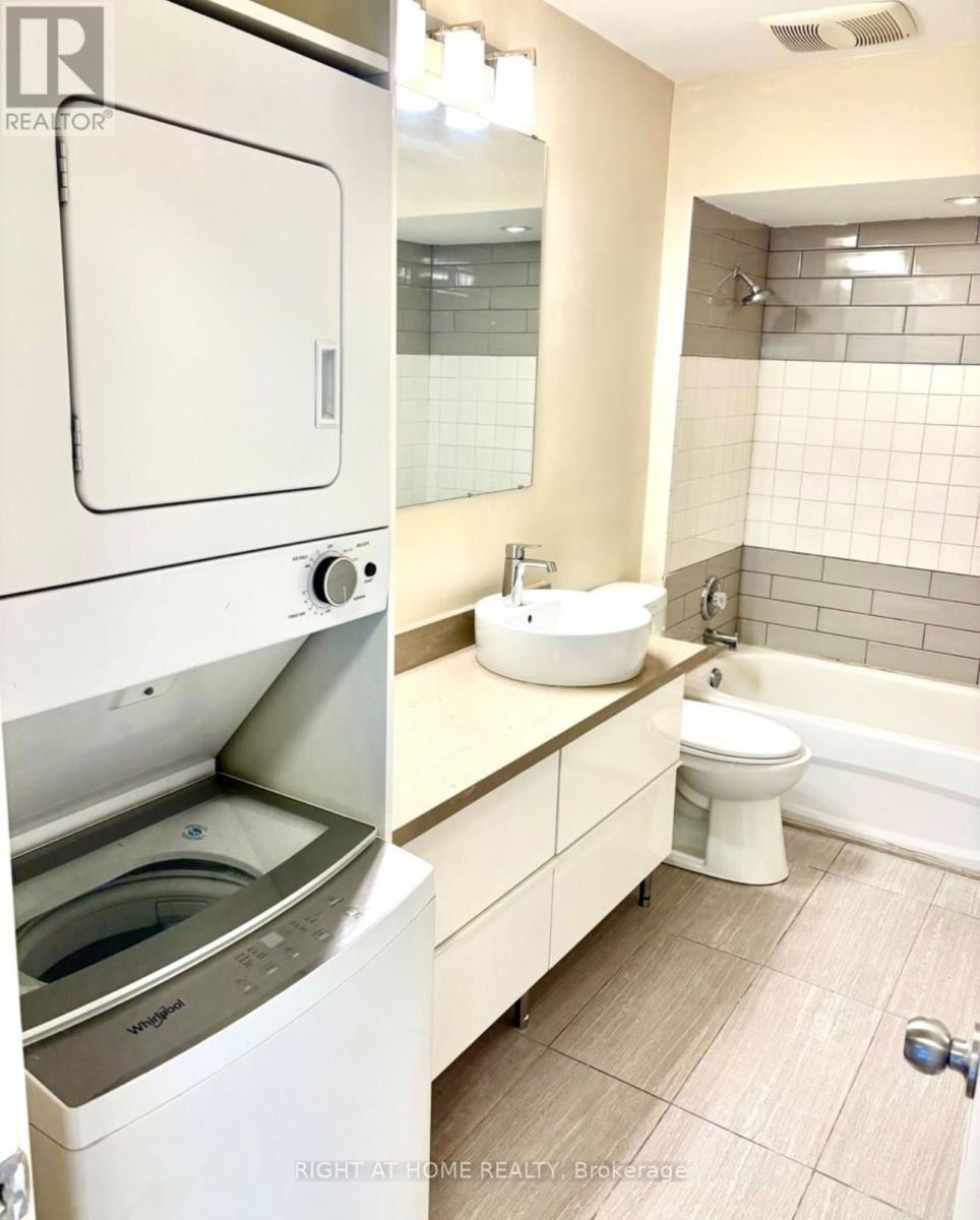 












B - 1207 HURONTARIO STREET

,
Mississauga (Mineola),




Ontario
L5G3H2

