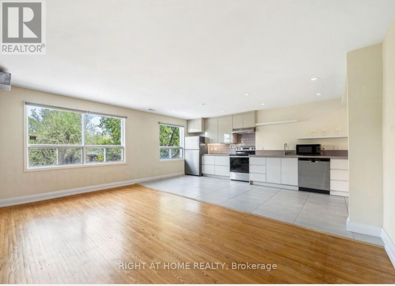 












B - 1207 HURONTARIO STREET

,
Mississauga (Mineola),




Ontario
L5G3H2

