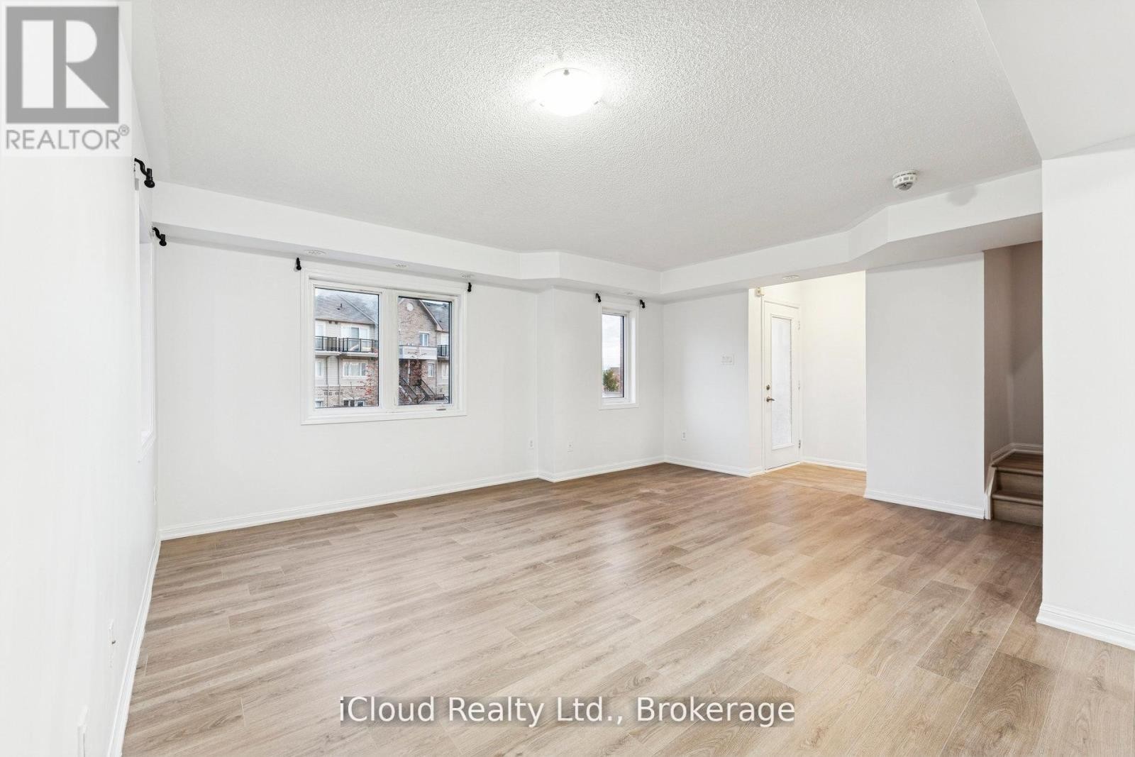 












193 - 250 SUNNY MEADOW BOULEVARD

,
Brampton (Sandringham-Wellington),




Ontario
L6R2Y7

