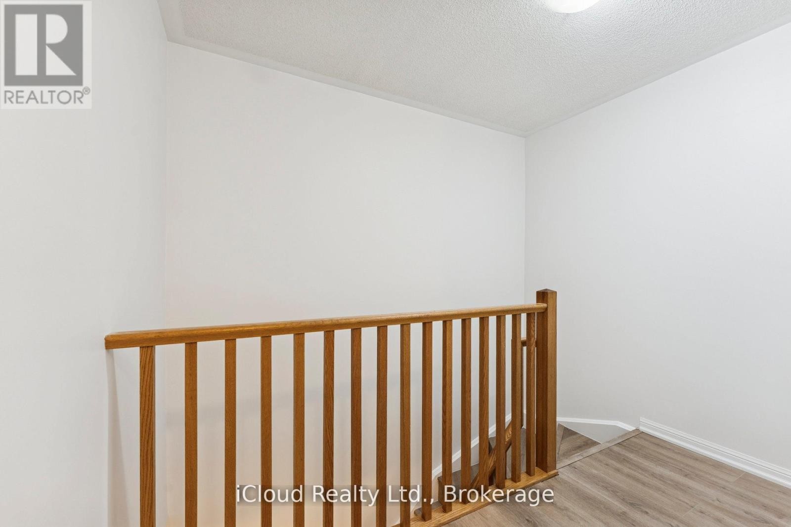 












193 - 250 SUNNY MEADOW BOULEVARD

,
Brampton (Sandringham-Wellington),




Ontario
L6R2Y7

